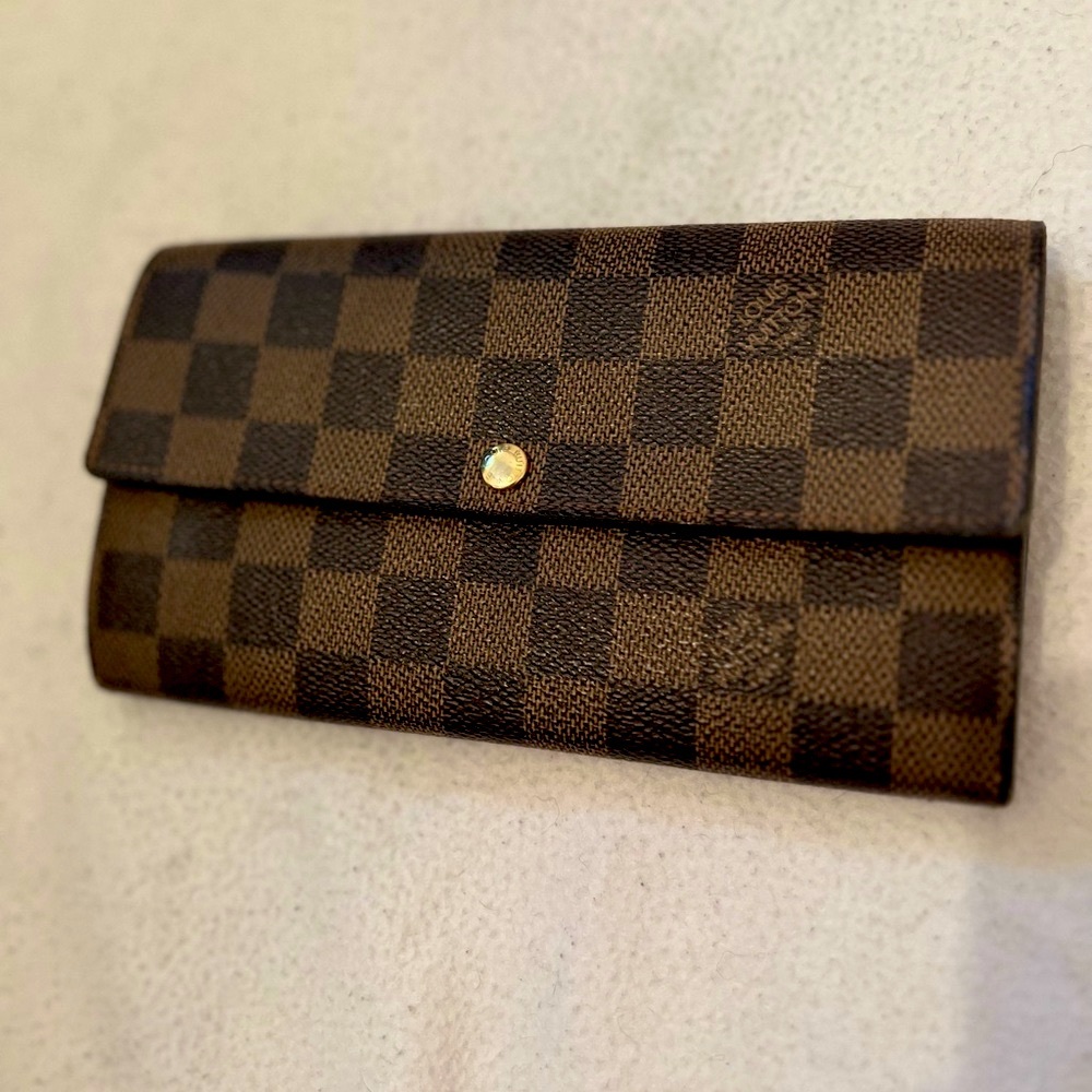 Louis Vuitton Damier Ebene pattern Sarah Wallet -Authentic-